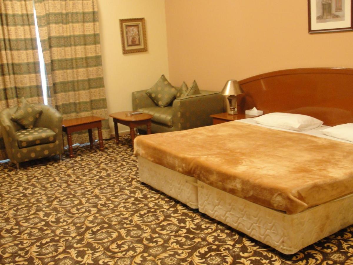 שארג'ה Summer Land Hotel Apartment מראה חיצוני תמונה