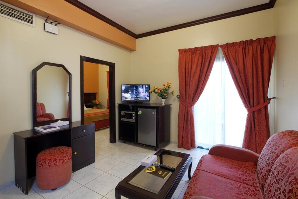 שארג'ה Summer Land Hotel Apartment מראה חיצוני תמונה