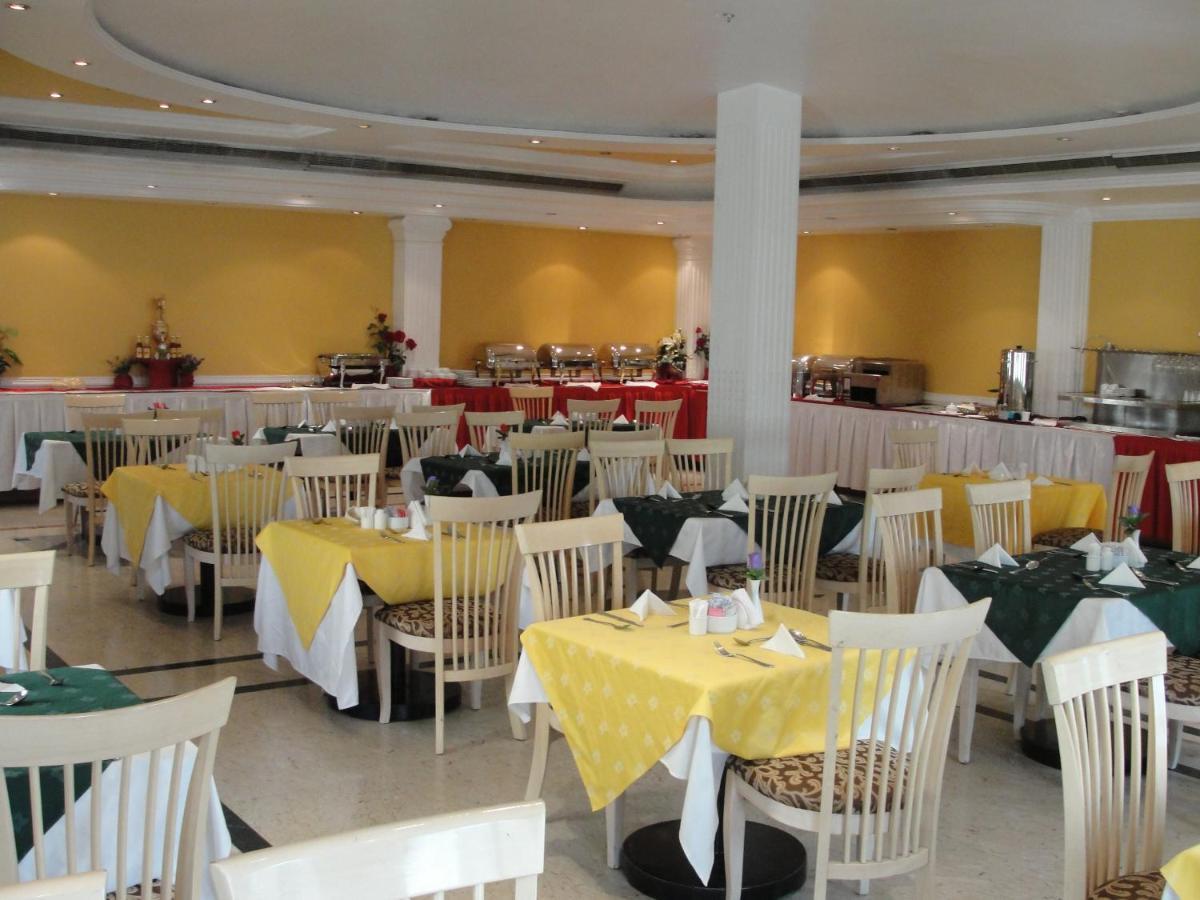 שארג'ה Summer Land Hotel Apartment מראה חיצוני תמונה