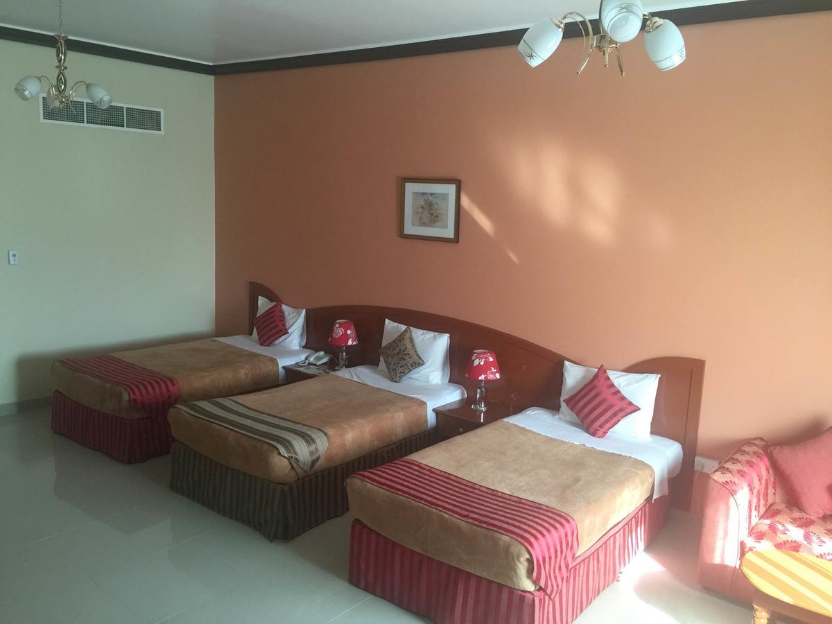 שארג'ה Summer Land Hotel Apartment מראה חיצוני תמונה