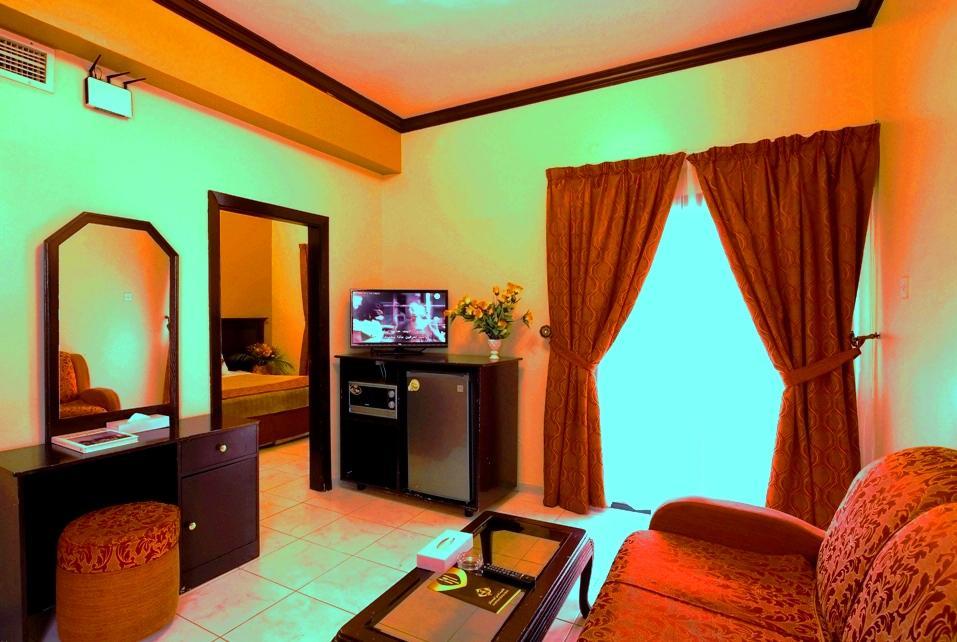 שארג'ה Summer Land Hotel Apartment מראה חיצוני תמונה
